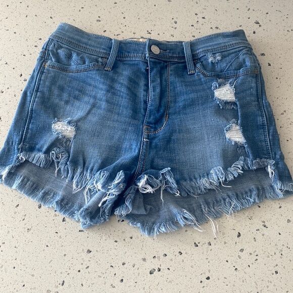 Hollister Women’s Short-Shorts Denim Mid Wash Distressed Raw Hem Size 25 - Picture 1 of 10
